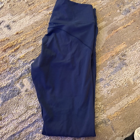 Lulu navy leggings-never worn - Picture 2 of 3